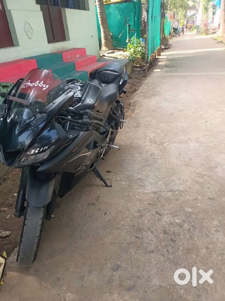 Yamaha R15 v3 black