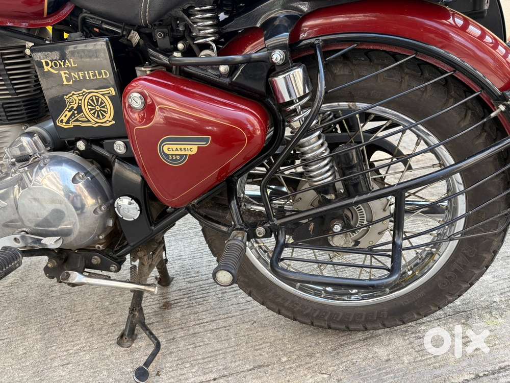 Classic 350 Chestnut Red UCE engine