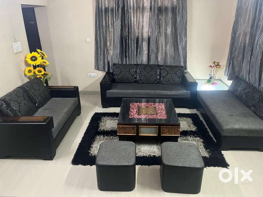 10 Seater sofa including center table, corner table and carpet