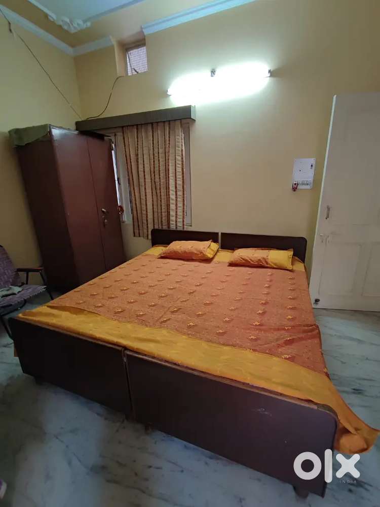 Wooden double bed (king Size) FOR SALE