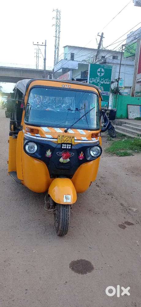 Bajaj maxima