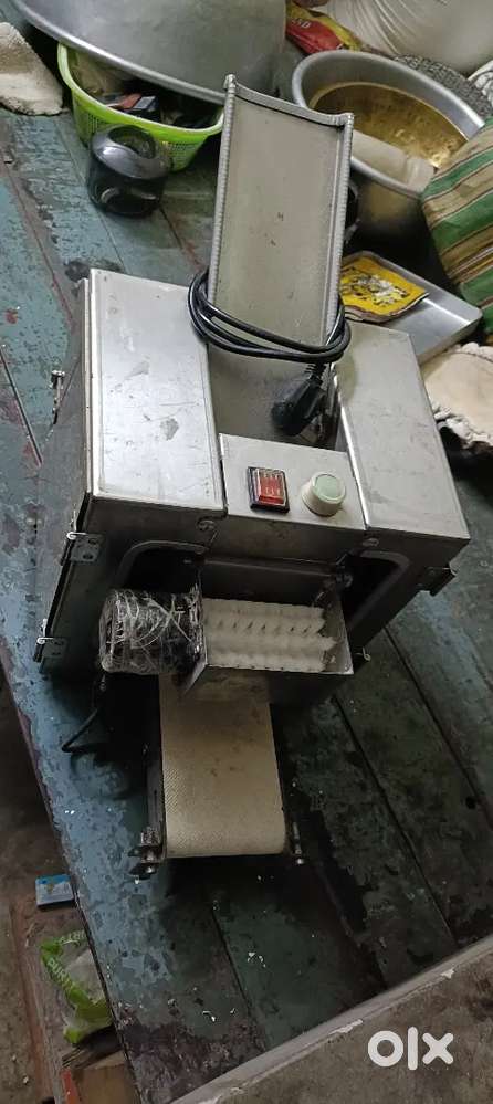 Fully automatic momo making machine