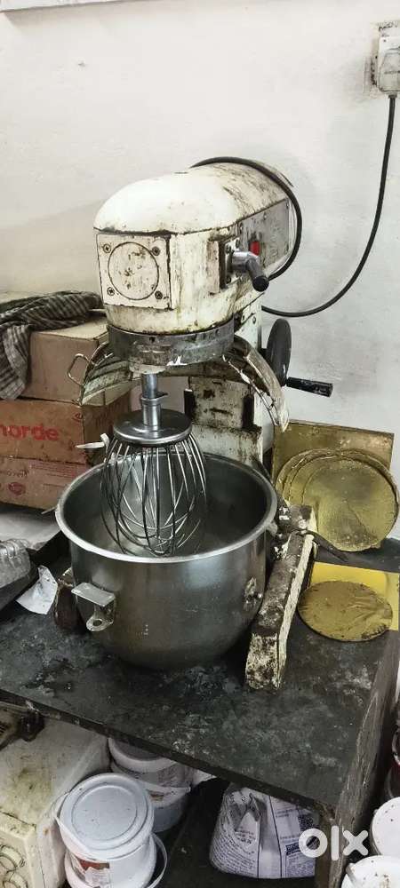 Planetary mixture for cake cream
