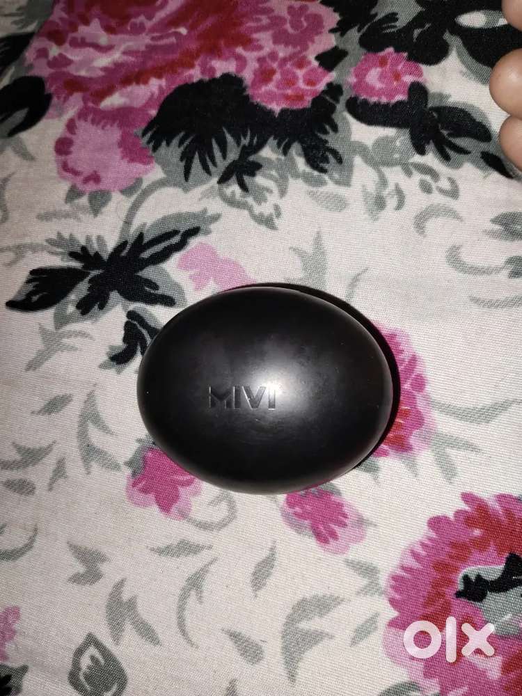 Ear buds new condition