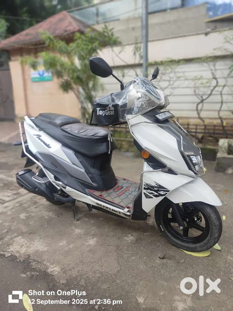 SUZUKI AVENIS  14 MONTHS OLD