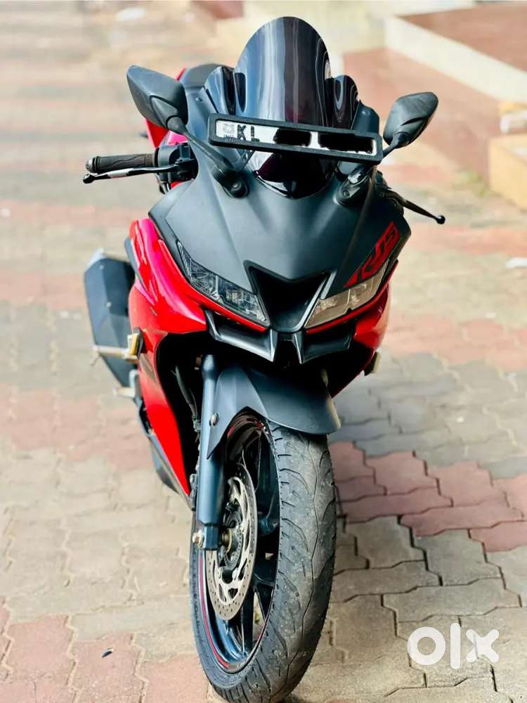 YAMAHA R15 v3