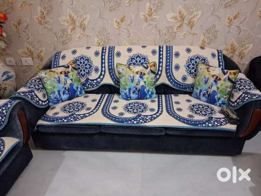 Wooden sofa + table