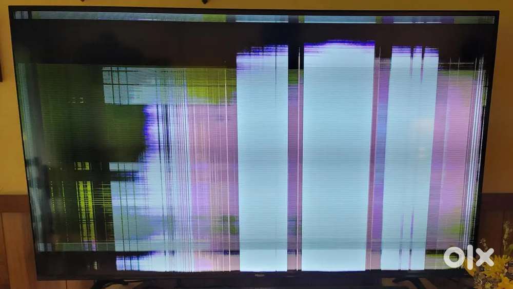 THOMPSON 43 4K ANDROID TV PANEL IS BROKEN.