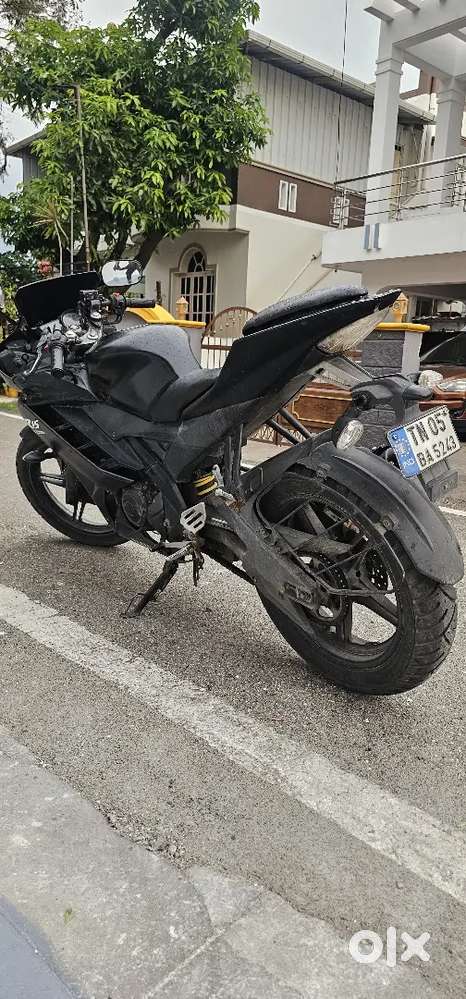 Yamaha R15 version 2, black