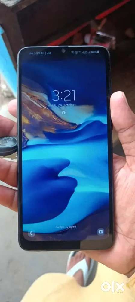 A70 Samsung 8.128gb hai displaye change hai new lgya hn