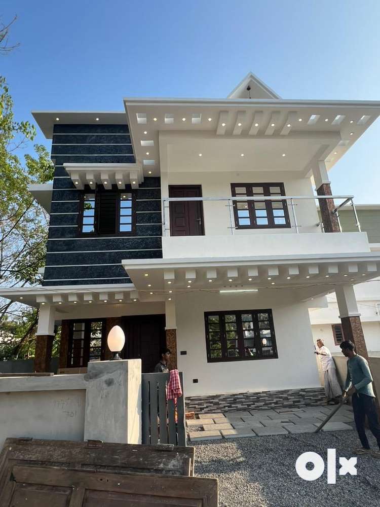 Kalamassery, Kombara ,3 bed new house ,77 lakhs nego
