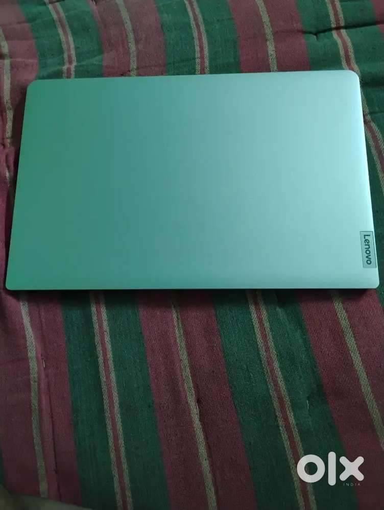 Lenovo 15.6 Thin & Light Laptop - Ryzen 5, 8GB/512GB SSD, Win 11