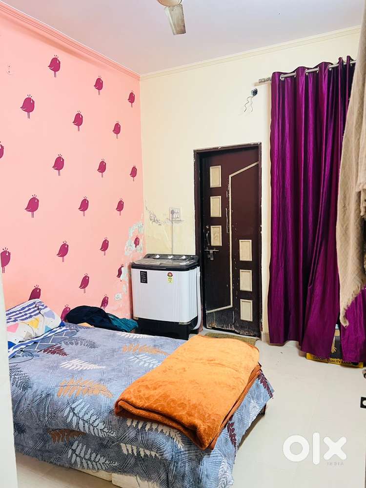 Need Female flatmate full furnished 3 bhk flat