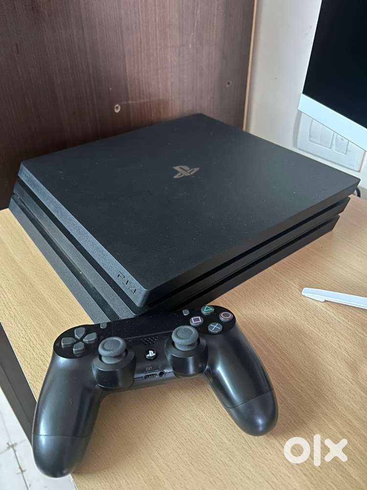 PS4 Pro Console with original joystick