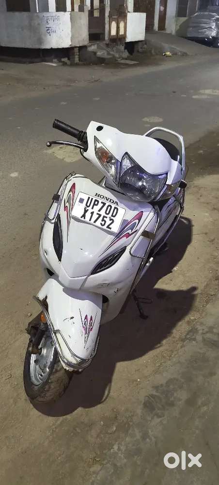 Activa 4g (2017) model.