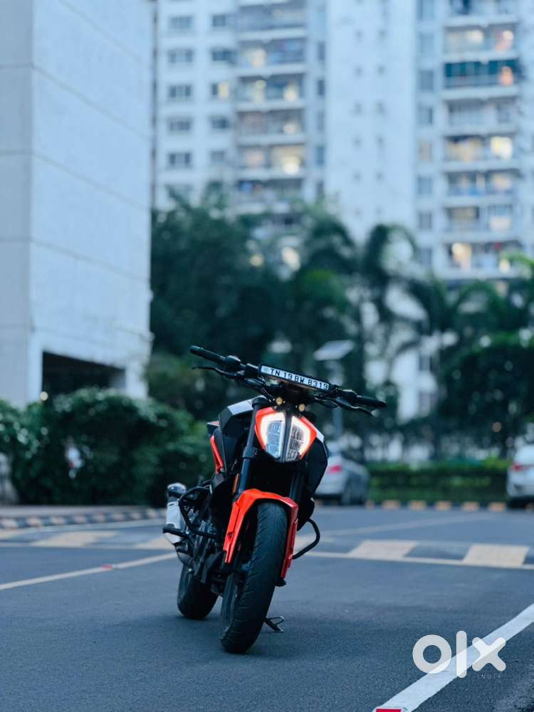 Duke 250 bs6 (2023)