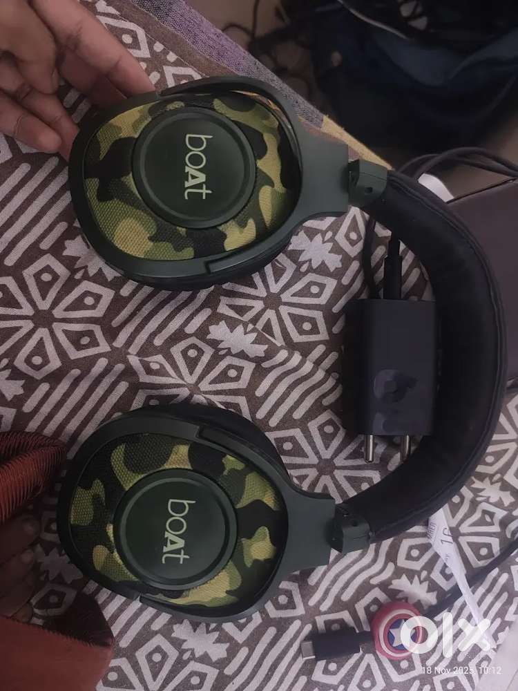 Boat Rockerz 550 Over Ear Bluetooth Headphones, Army Green