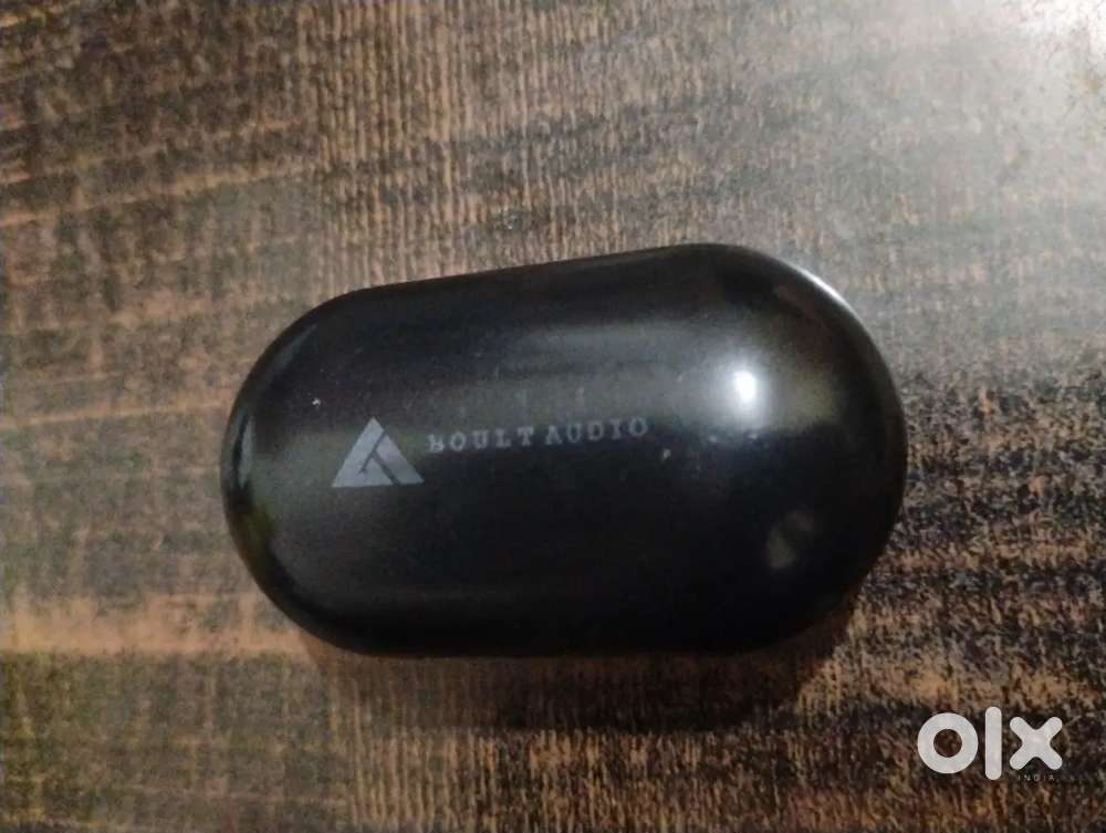 Boult bass airbuds 1 yr old