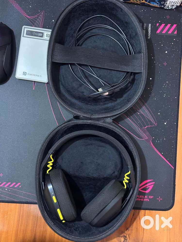 Logitech G435 wireless headphones