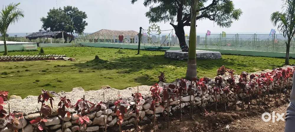 5 gunts( 605 sq yards)650000