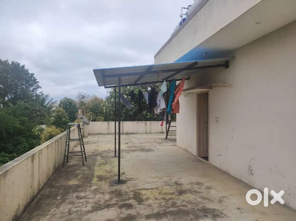 HOUSE FOR RENT WITH TERRACE