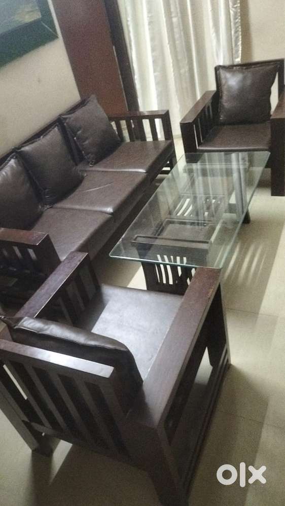 2BHK fully furnished flat with all facility and good environment.