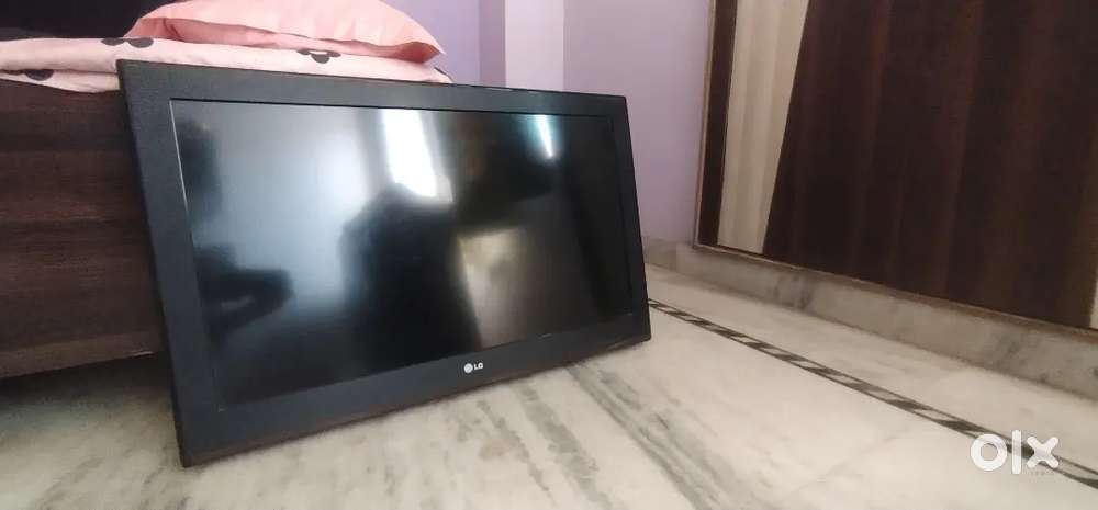 LCD television