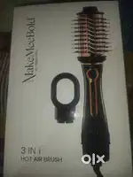 Make Mee Bold 3-in-1 hot hair brush