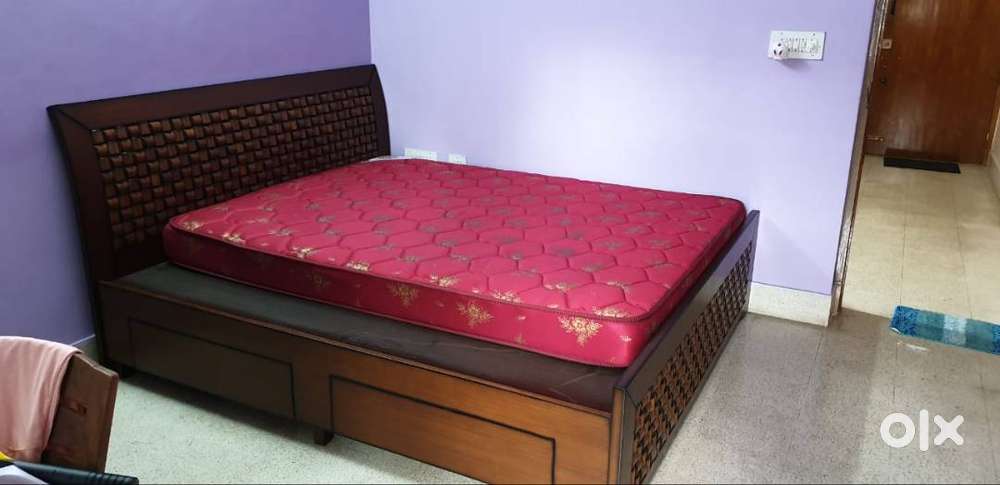 King size cot
