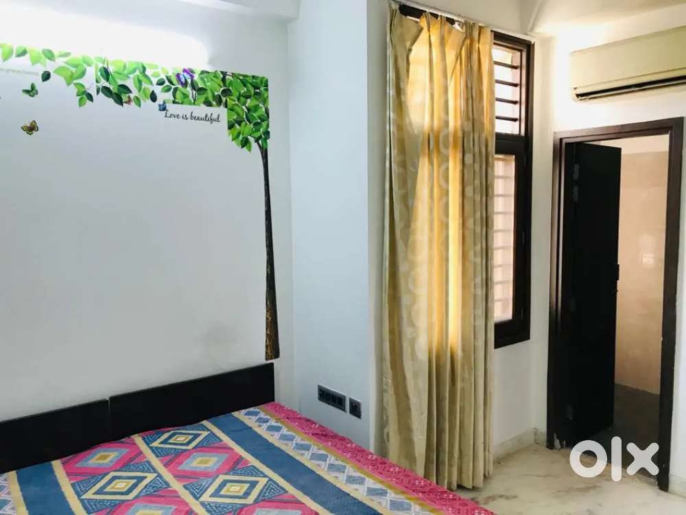 Flat, at murlipura, only25 lac