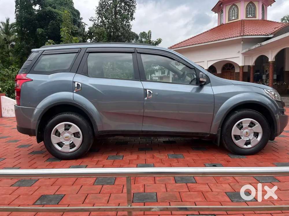 XUV 500 W6 Manual,Company Service.Fancy Number