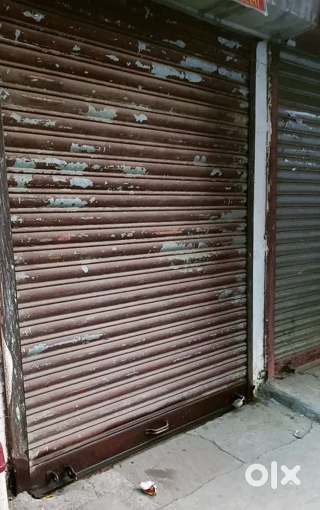 Shop for rent in Prime Location Sarafa