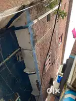 House 3manzil on road