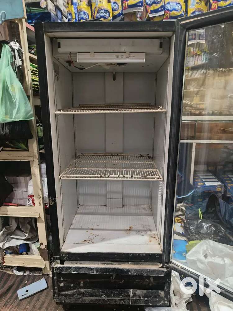 Cool drink fridge single door