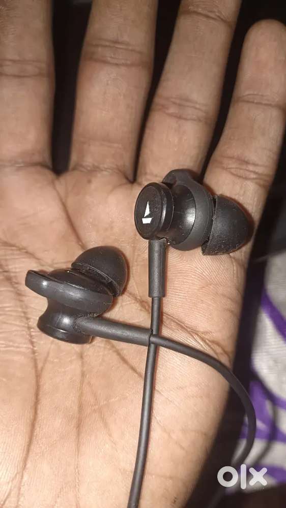 Only ear phone Boat Bassheads 122 ANC Wired in Ear Earphones