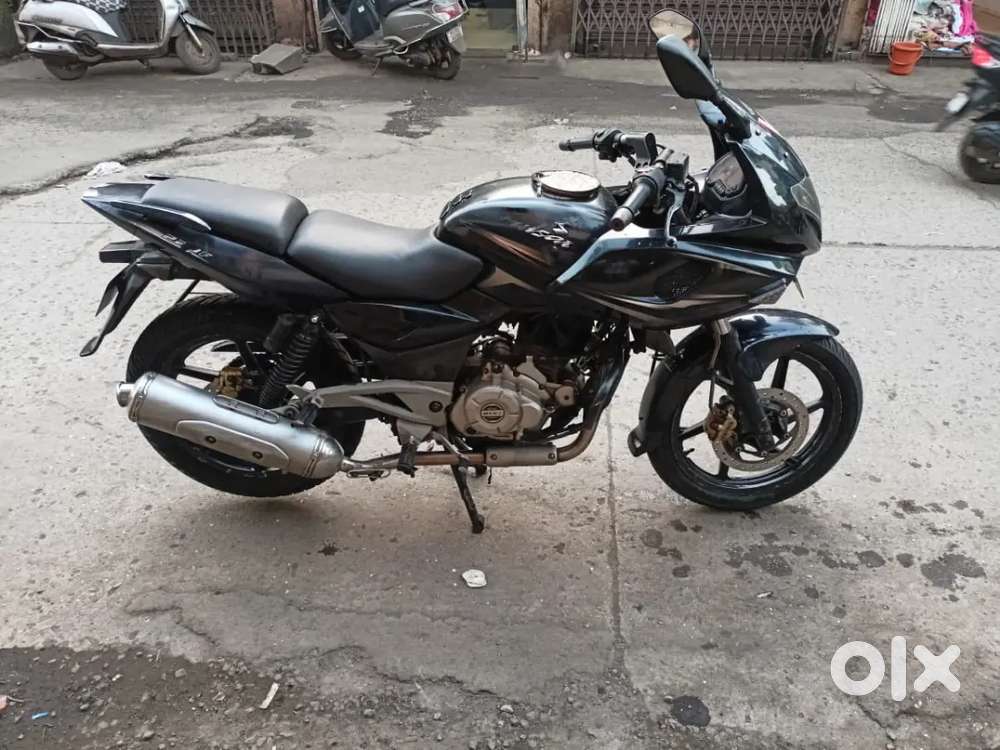 Bajaj Pulsar 220F  2015 Model  1st Owner For Sale