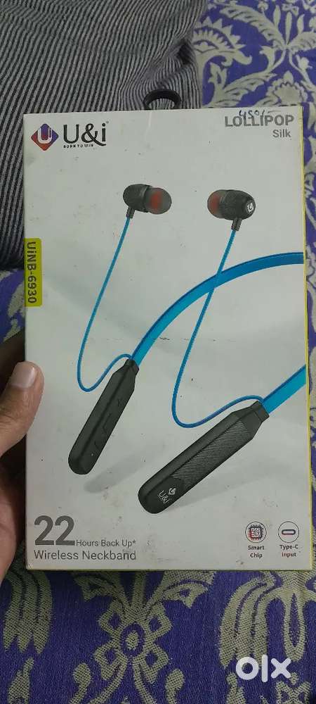 U & I Bluetooth earphones