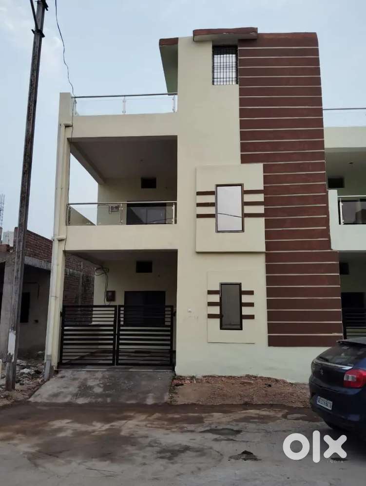 Newly built house at ₹6500 pm at first floor