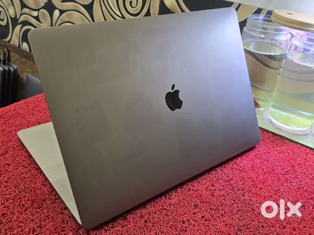 Apple Macbook Pro 2020 i7 16gb 512gb 5.5gb Graphics 16inch Retina