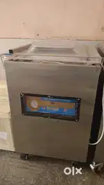 Vacuum packing machine