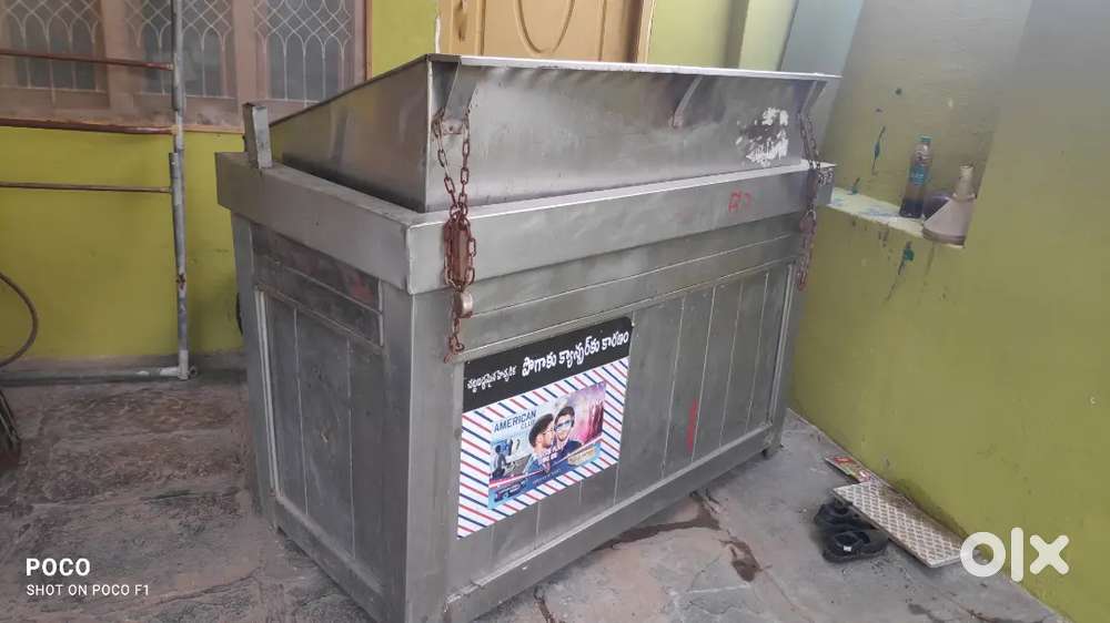 Tea & cooldrinks stand