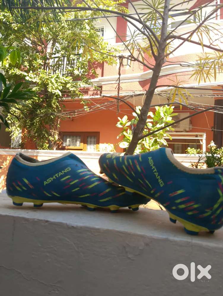 Nivia astang football shoes