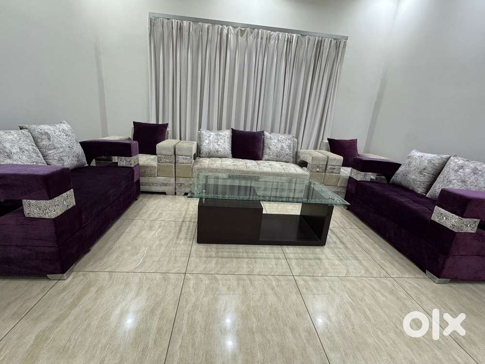 Luxury 9 seater sofa with Designer Glass Table-Excelleng condition
