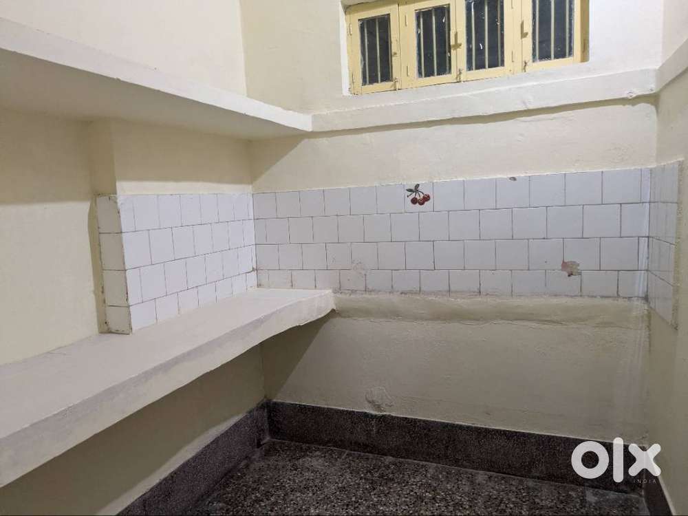 2 bhk house for rent opp- city super bazar , uditnagar