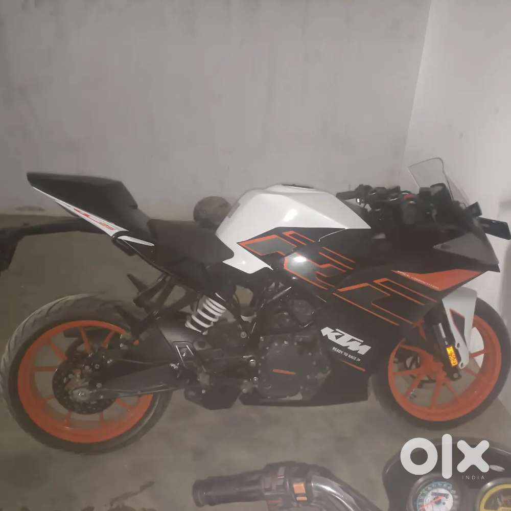 Gaadi new hai(6000km chali hai)