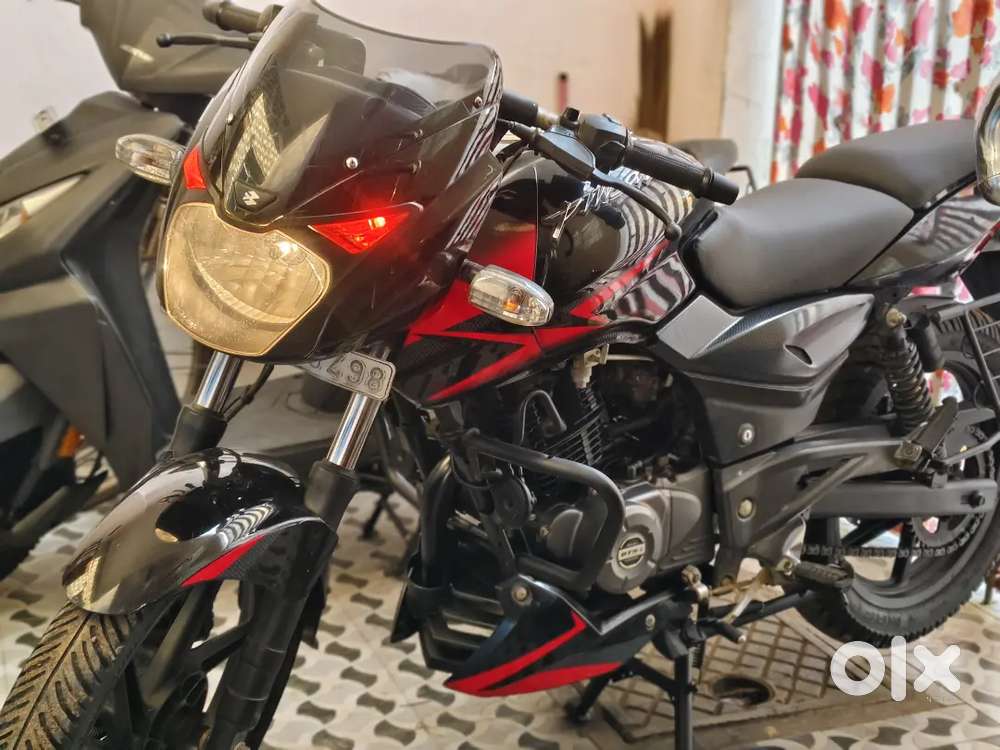 Bajaj Pulsar 150 dual disc abs bs4