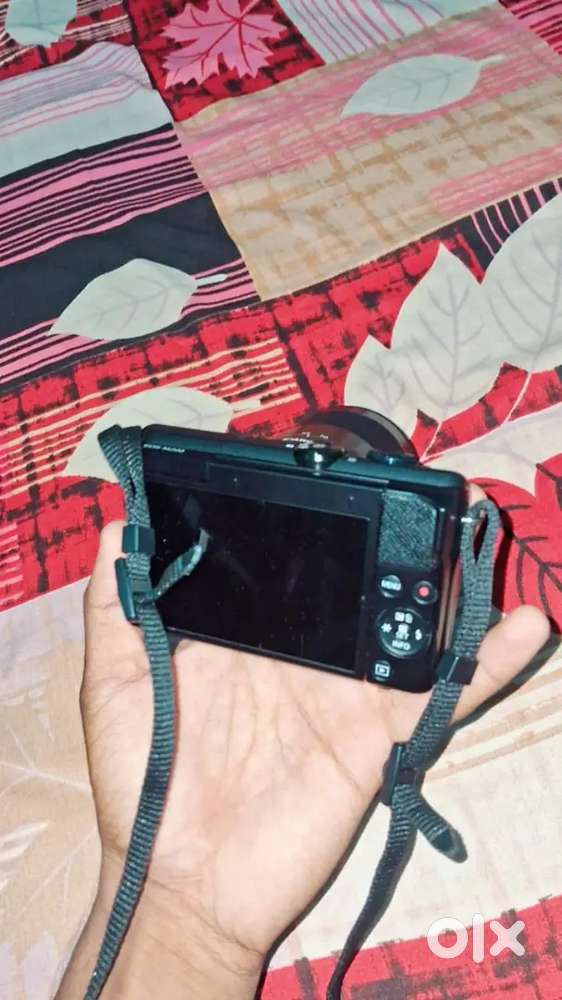 Excellent condition DSLR camera