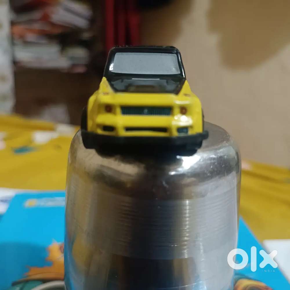 Metal g-wagon and lamborghini toy