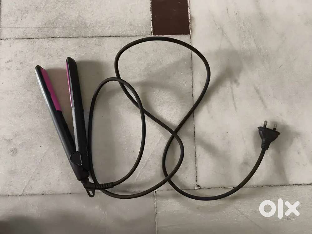 Philips hair straightener,and one normal one  1500+500
