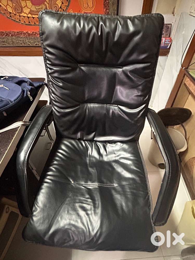 Office chair ( Boss chair)